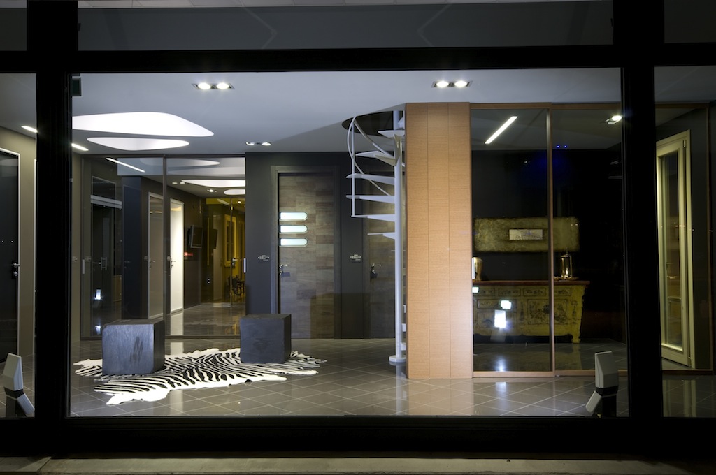 SHOWROOM-49